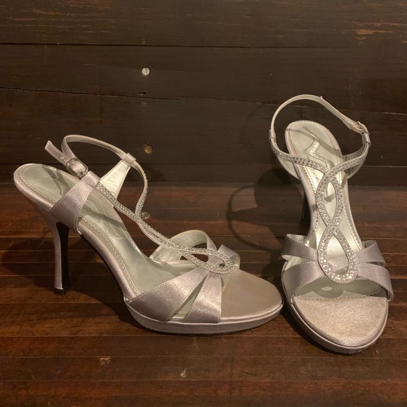 Silver diamond heels - Picture 1 of 3